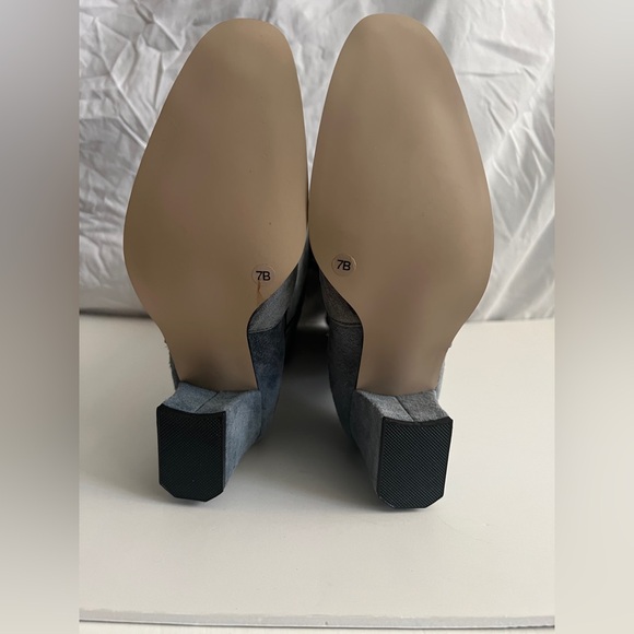 90s Vintage Women’s Gray Suede Knee-High Boots – Size 7, 2” Heel - Picture 5 of 6